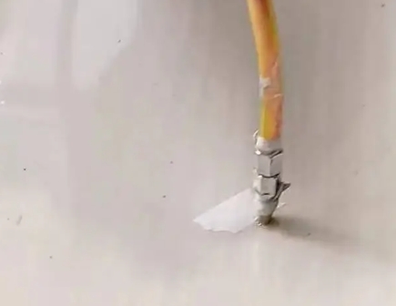 毕节瓷砖空鼓维修公司专业解答在瓷砖铺贴过程中，如果使用的砂料过粗（如全部使用了粗砂），可能会导致以下问题